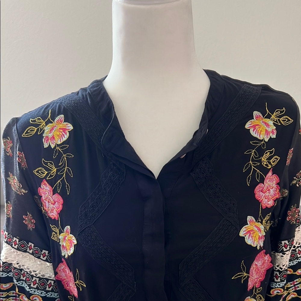 Akemi and Kin Anthropologie Embroidered Black Blouse - 6P - Picture 3 of 12